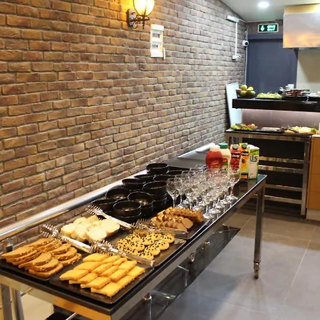 Terrace Hotel 2*
